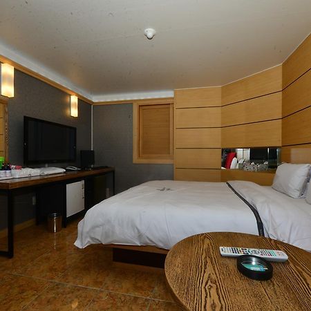 Daegu Mellow Motel Buitenkant foto